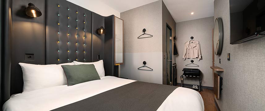 Point  A London Westminster Cosy Double